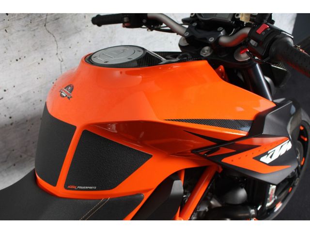 ktm - 1290-super-duke-r