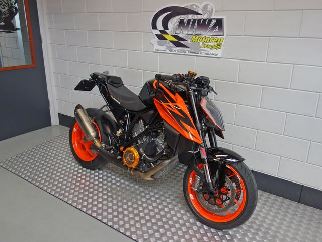 ktm - 1290-super-duke-r