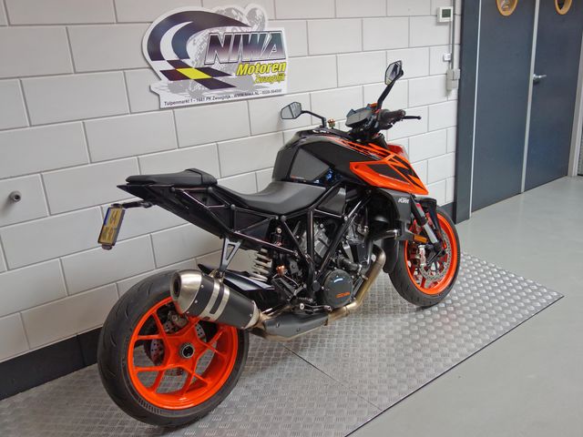 ktm - 1290-super-duke-r