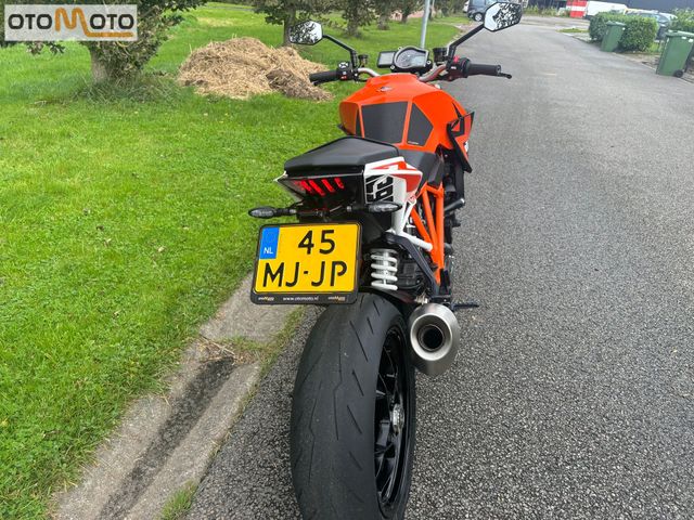 ktm - 1290-super-duke-r