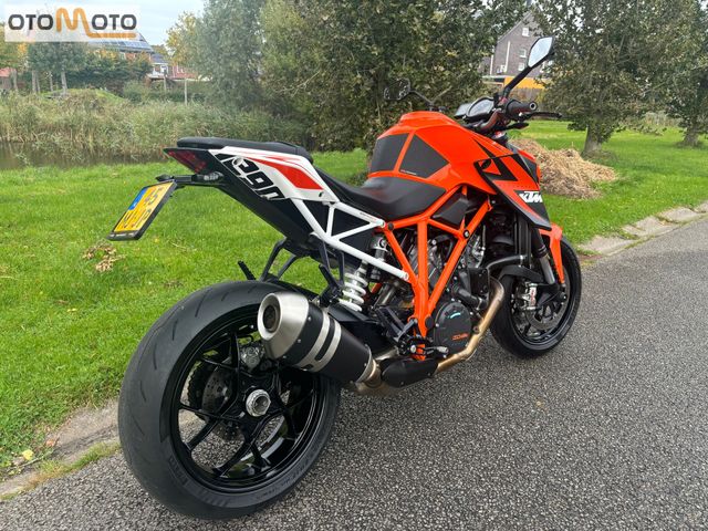 ktm - 1290-super-duke-r