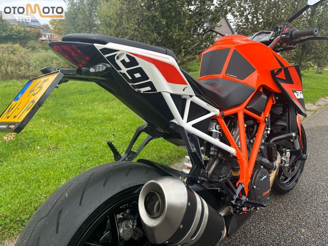 ktm - 1290-super-duke-r