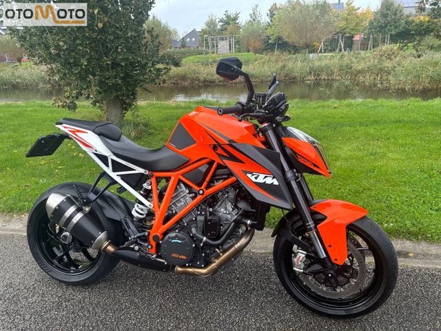 ktm - 1290-super-duke-r