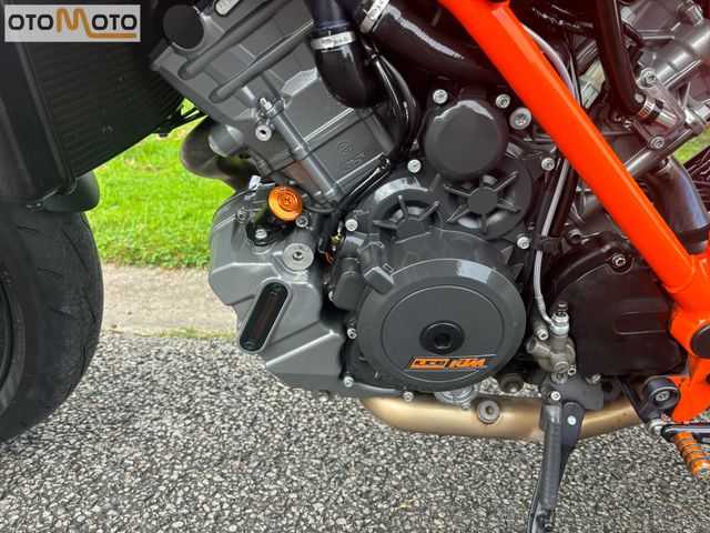 ktm - 1290-super-duke-r