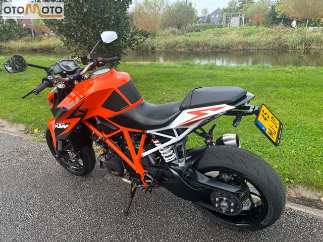 ktm - 1290-super-duke-r