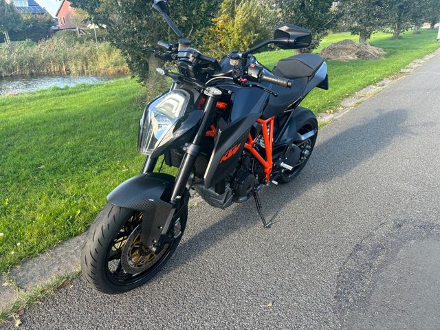 ktm - 1290-super-duke-r