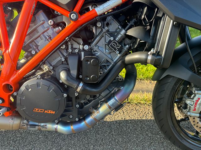 ktm - 1290-super-duke-r