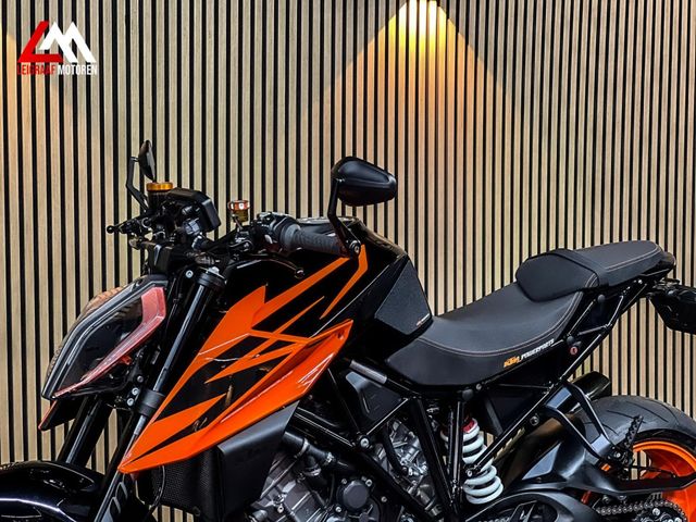 ktm - 1290-super-duke-r