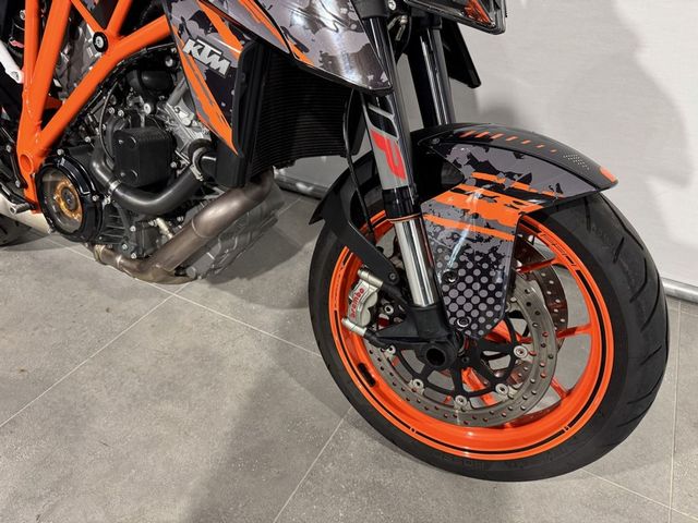 ktm - 1290-super-duke-r