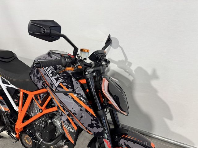 ktm - 1290-super-duke-r