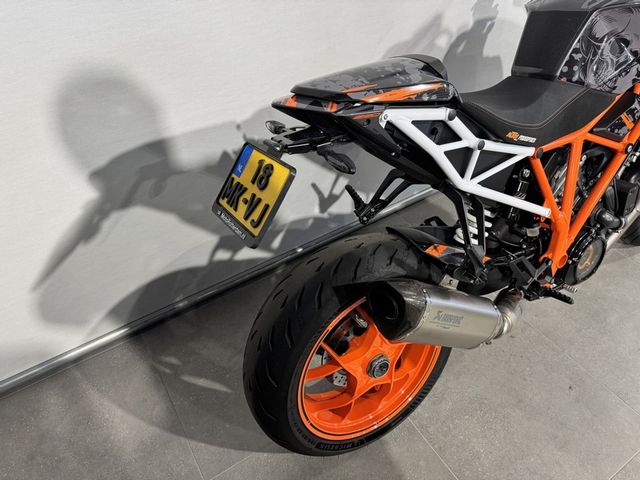 ktm - 1290-super-duke-r