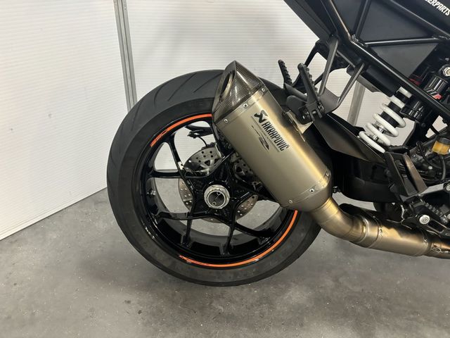 ktm - 1290-super-duke-r