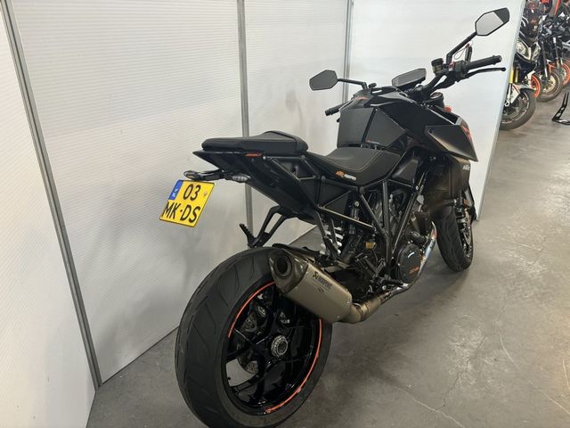 ktm - 1290-super-duke-r