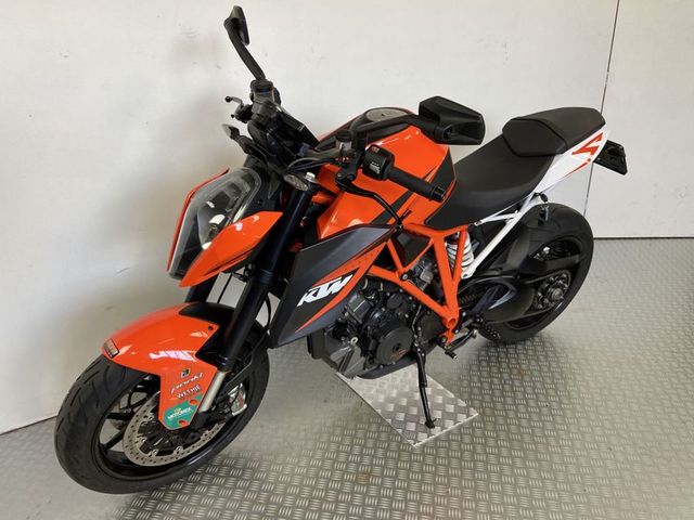 ktm - 1290-super-duke-r