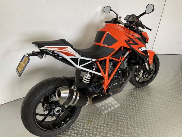 ktm - 1290-super-duke-r