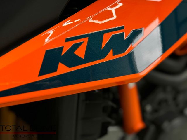 ktm - 1290-super-duke-r