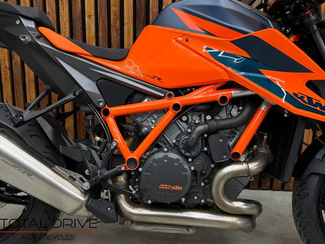 ktm - 1290-super-duke-r