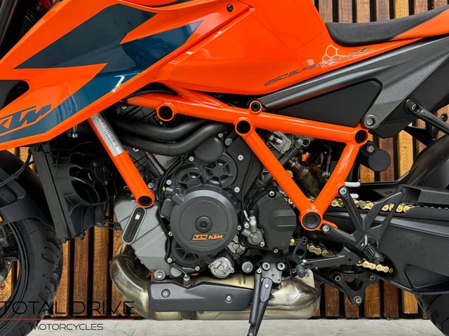 ktm - 1290-super-duke-r