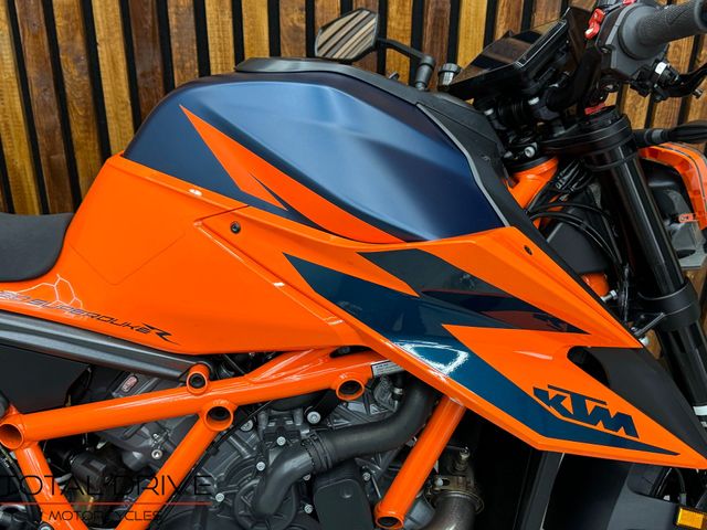 ktm - 1290-super-duke-r