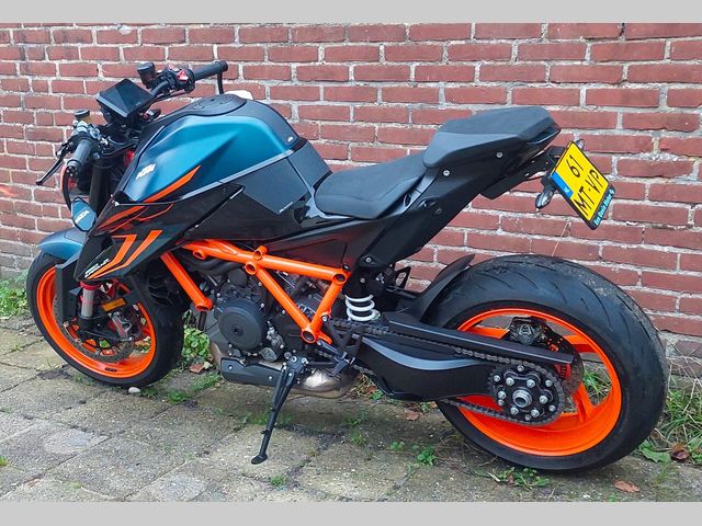 ktm - 1290-super-duke-r