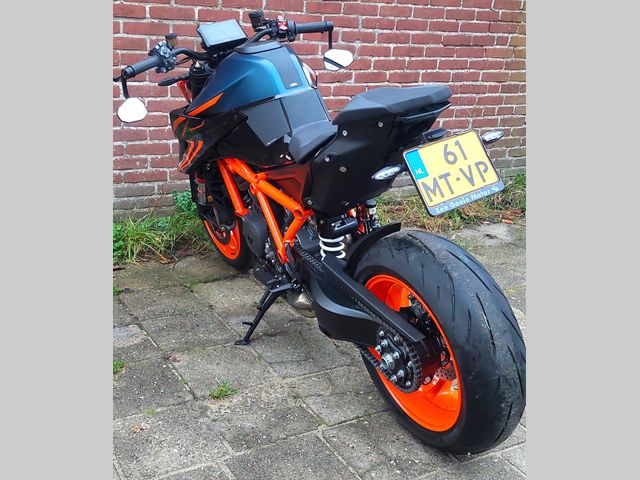 ktm - 1290-super-duke-r