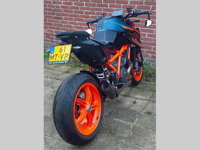 ktm - 1290-super-duke-r