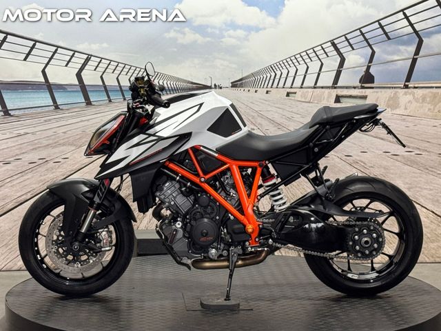 ktm - 1290-super-duke-r