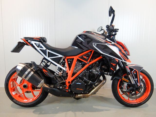 ktm - 1290-super-duke-r