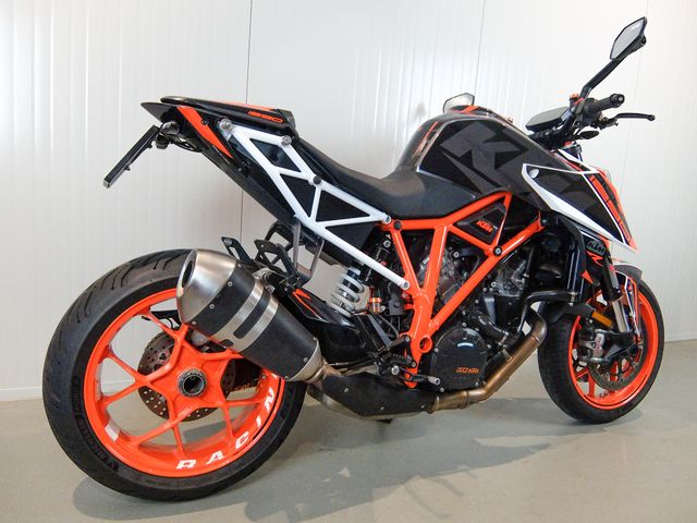 ktm - 1290-super-duke-r