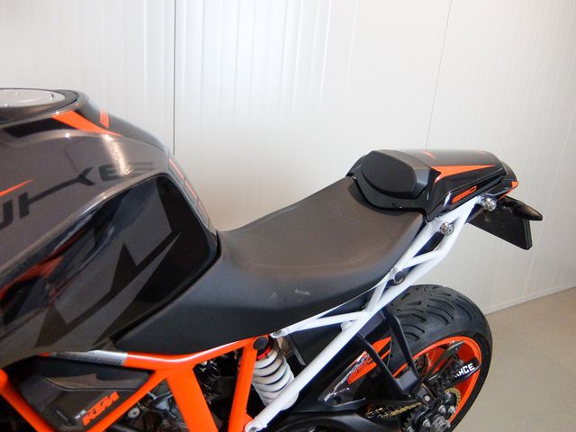 ktm - 1290-super-duke-r