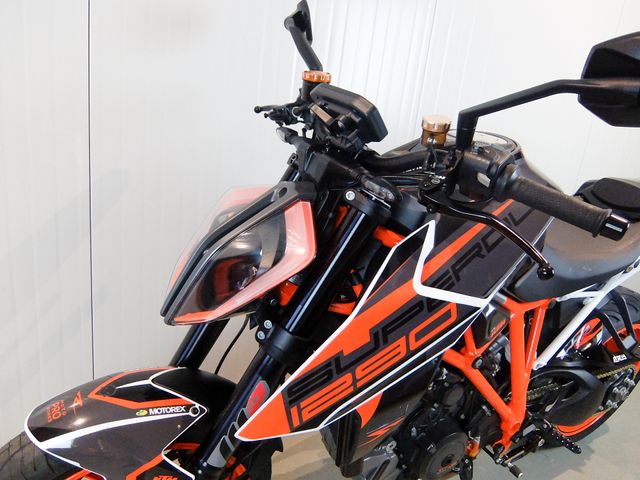 ktm - 1290-super-duke-r