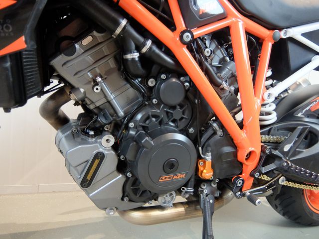 ktm - 1290-super-duke-r