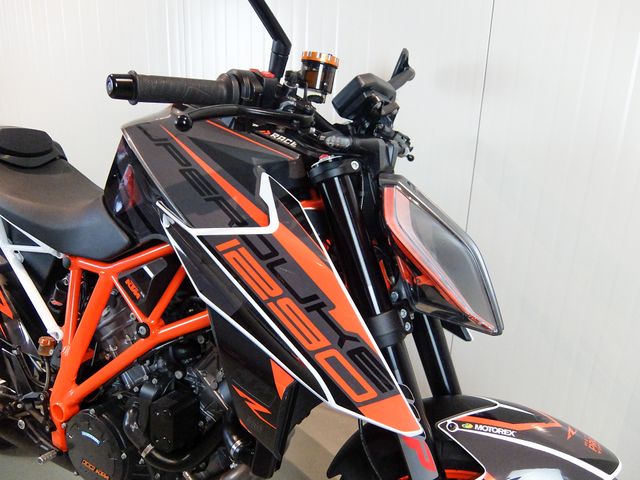 ktm - 1290-super-duke-r