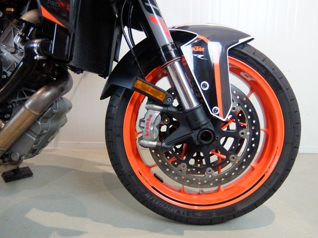 ktm - 1290-super-duke-r