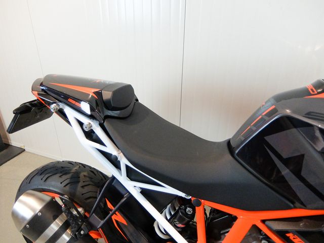 ktm - 1290-super-duke-r