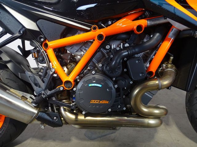 ktm - 1290-super-duke-r