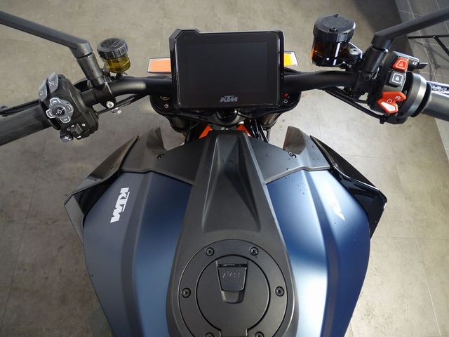 ktm - 1290-super-duke-r