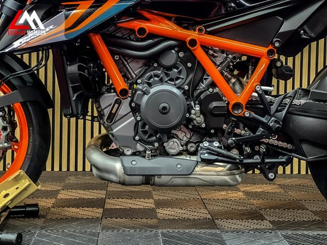 ktm - 1290-super-duke-r