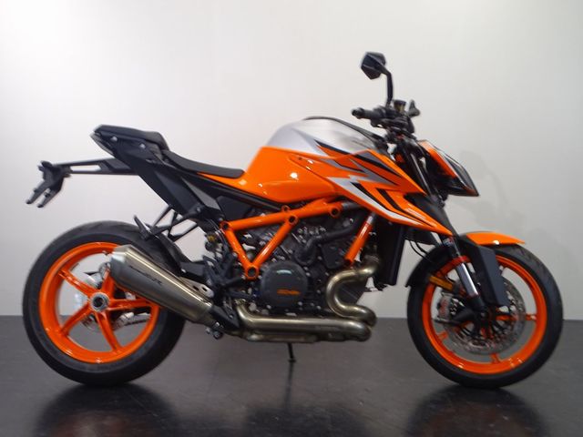 ktm - 1290-super-duke-r