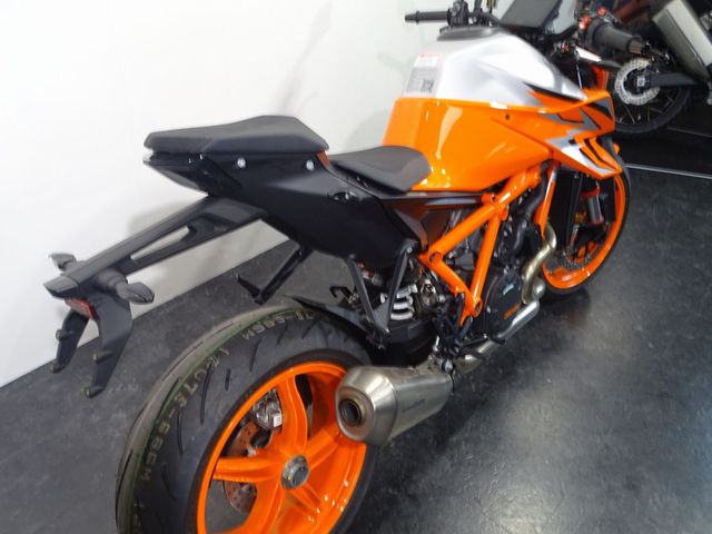 ktm - 1290-super-duke-r