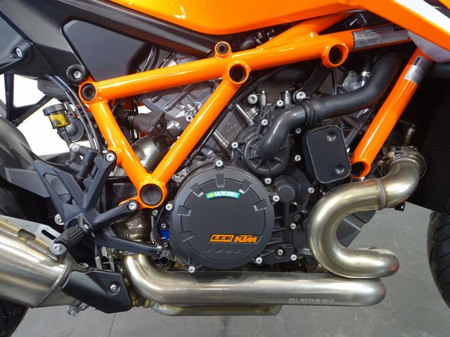 ktm - 1290-super-duke-r