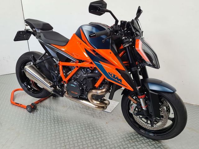 ktm - 1290-super-duke-r