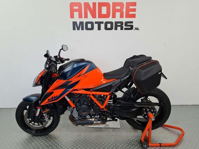 ktm - 1290-super-duke-r