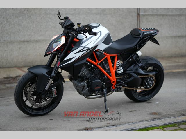 ktm - 1290-super-duke-r