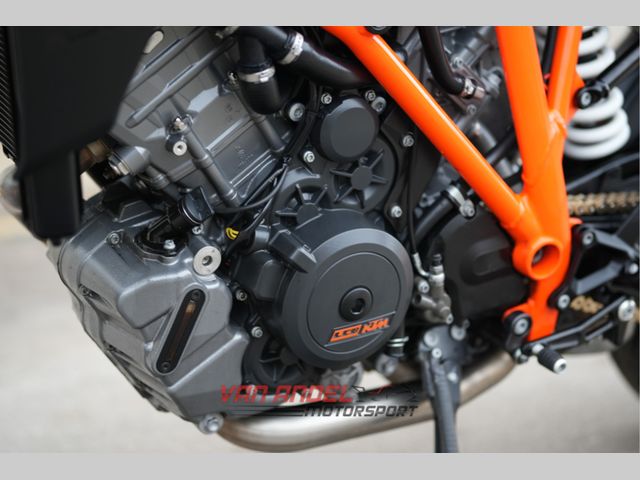 ktm - 1290-super-duke-r