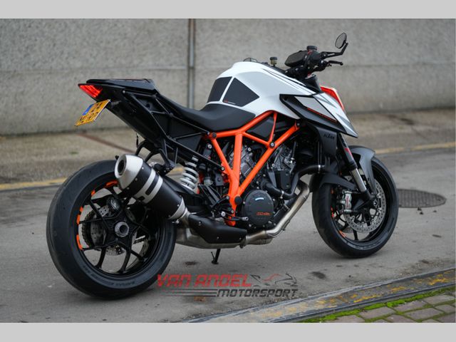 ktm - 1290-super-duke-r