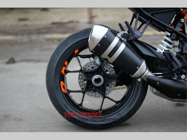 ktm - 1290-super-duke-r