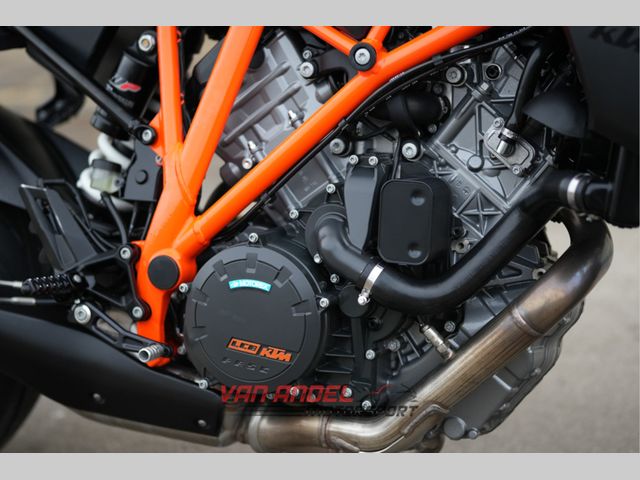 ktm - 1290-super-duke-r