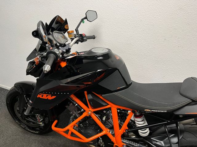 ktm - 1290-super-duke-r