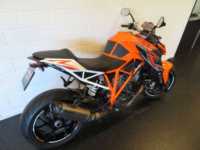 ktm - 1290-super-duke-r